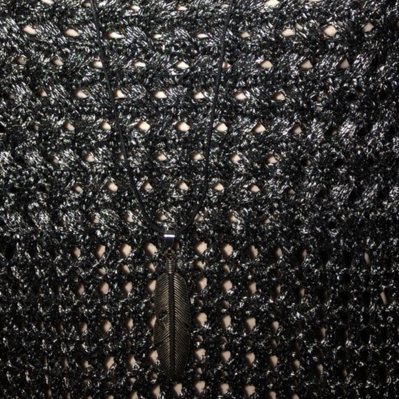 Long Feathered Necklace - Picture 7 of 8